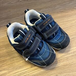 Stride Rite Toddler Shoes (Size 6)